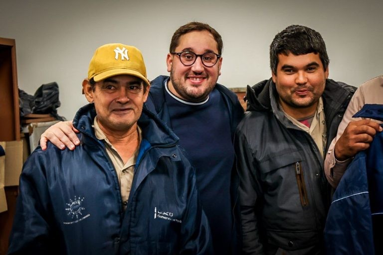Chaco: Pérez Pons entregó indumentaria a trabajadores de la Subsecretaría de Energía
