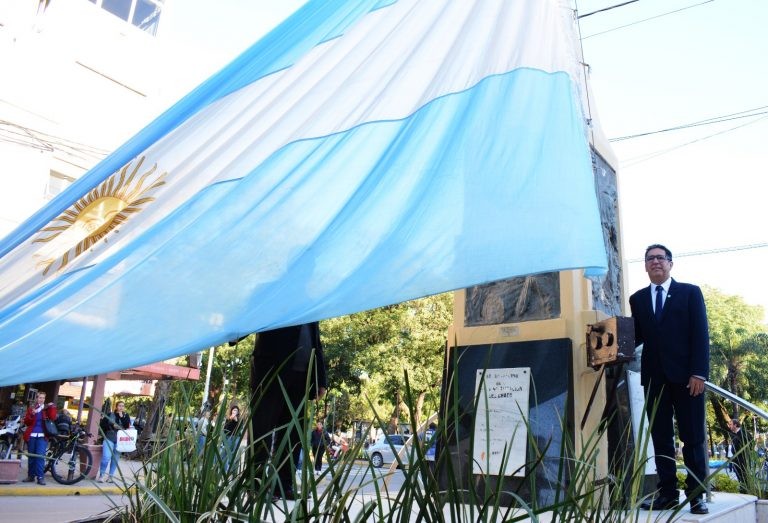  Gustavo Martínez participó del izamiento y un encuentro de bandas por el Día del Himno Nacional: “es necesario revalorizar los símbolos que unen a los Argentinos y Argentinas”