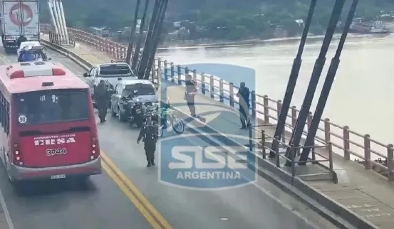 Un hombre se arrojó desde el puente Chaco-Corrientes