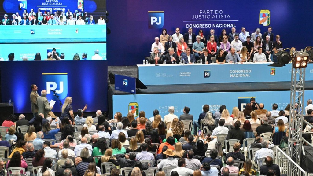 El PJ deliberó bajo clamor de candidatura de la Vicepresidenta
