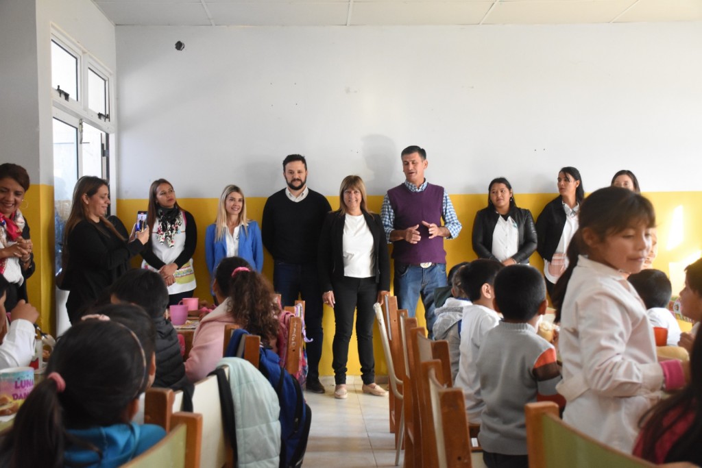 Viviam Polini y los docentes: “Es necesario dar ese paso para que sientan que son parte de esta provincia”
