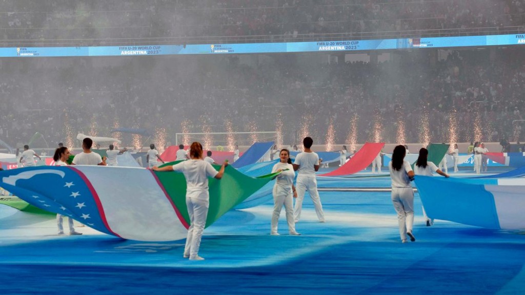 Folklore, tango, banderas y fútbol, la ceremonia de apertura del Mundial en Santiago