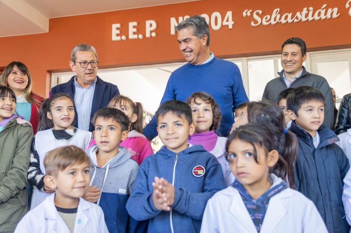 Aulas limpias y cómodas: Capitanich inauguró la refacción integral de la Escuela N° 904 de Machagai