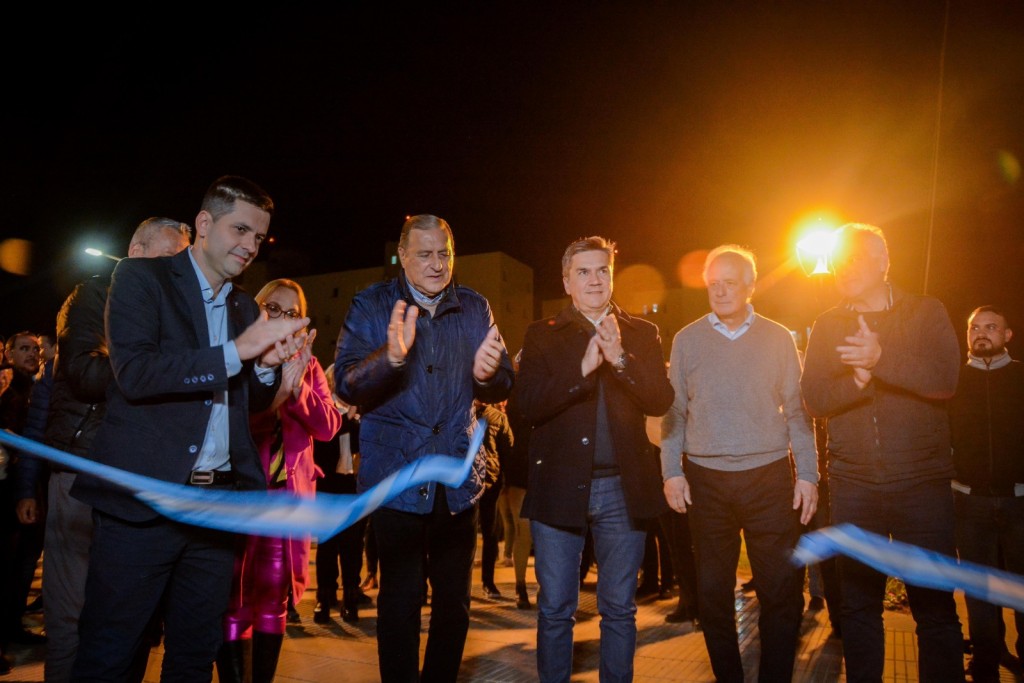 Sáenz Peña: el gobernador Zdero acompañó la inauguración de la plazoleta “Presidente Alfonsín”