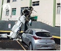 Tragedia en Brasil: una avioneta se estrell&oacute; contra un edificio en Belo Horizonte y dos personas murieron
