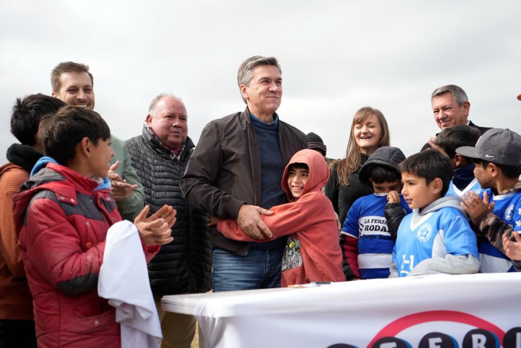 CHARATA: M&Aacute;S OBRAS PARA FORTALECER EL DEPORTE Y LA CONTENCI&Oacute;N SOCIAL EN SPORTIVO