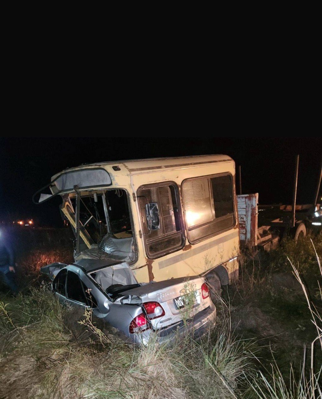 Tragedia familiar en Corrientes: dos mujeres y un hombre viajaban al velatorio de su hermano, chocaron de frente contra un cami&oacute;n y murieron