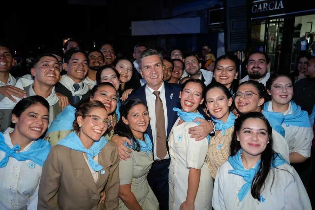 EL GUIDO MIRANDA CELEBR&Oacute; SUS 29 A&Ntilde;OS CON UNA GRAN FIESTA CULTURAL Y VIGILIA PATRIA JUNTO AL GOBERNADOR ZDERO