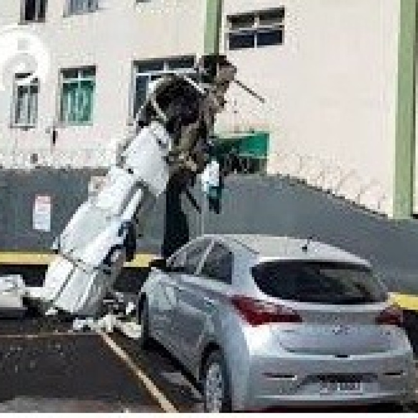 Tragedia en Brasil: una avioneta se estrell&oacute; contra un edificio en Belo Horizonte y dos personas murieron