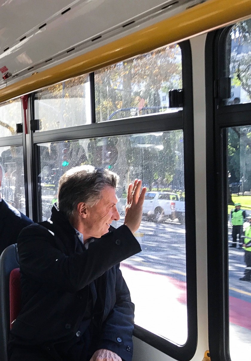El Presidente inauguró el Metrobus del Bajo