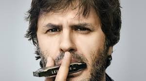 Ciro Martínez con una canción, se rió del robo que sufrió