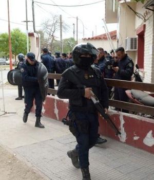Siete policías detenidos por el crimen de la santiagueña de 17 años