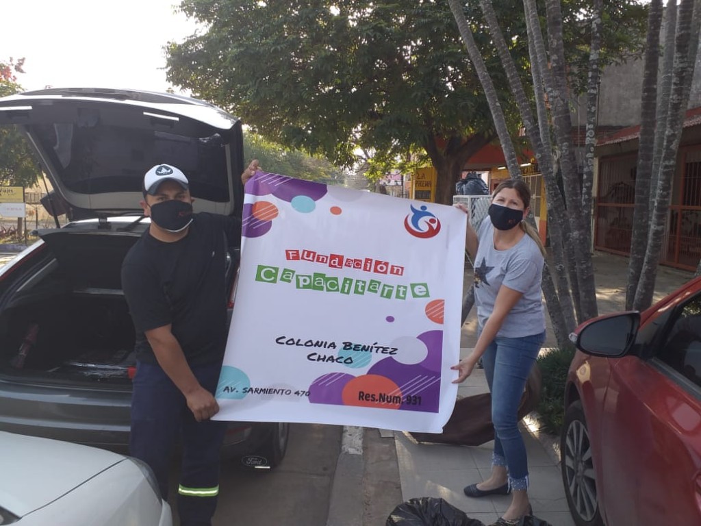 Resistencia: El equipo de trabajo de “Concertacion TOAS” , hizo entrega de ropa usadas a la fundación “Capacitarte”