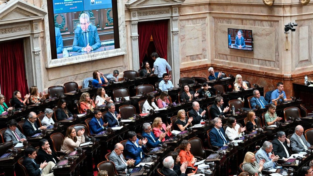 Rossi presenta su informe ante la Cámara de Diputados