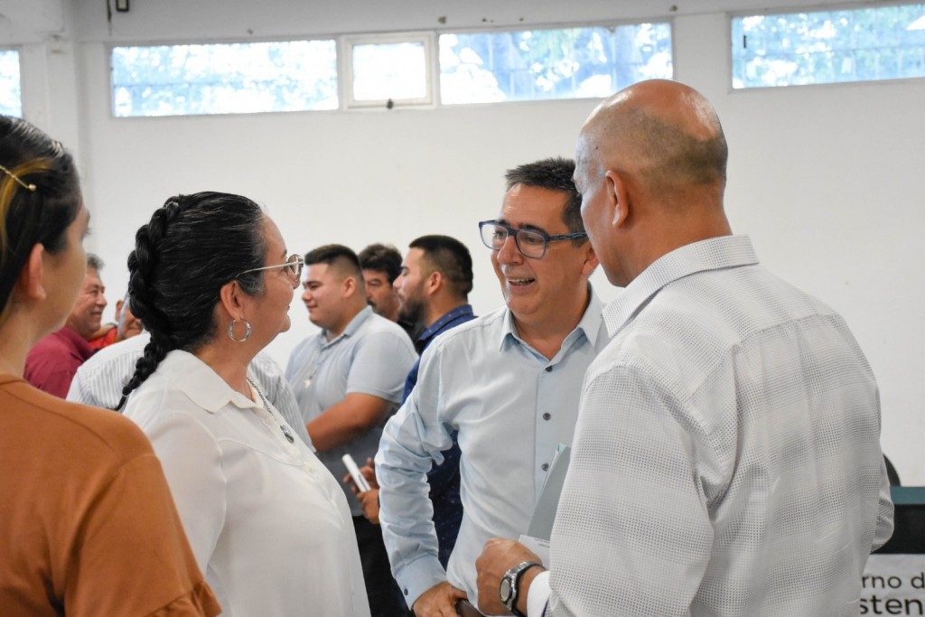 Gustavo se reunió con pastores y destacó: “Es importante que el Estado acompañe a todas las iglesias, que permiten mantener la fe, recuperar los valores y reconstruir el tejido social”