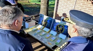 Detuvieron a dos mujeres en Chaco que viajaban con una bebé y más de 8 kilos de cocaína 