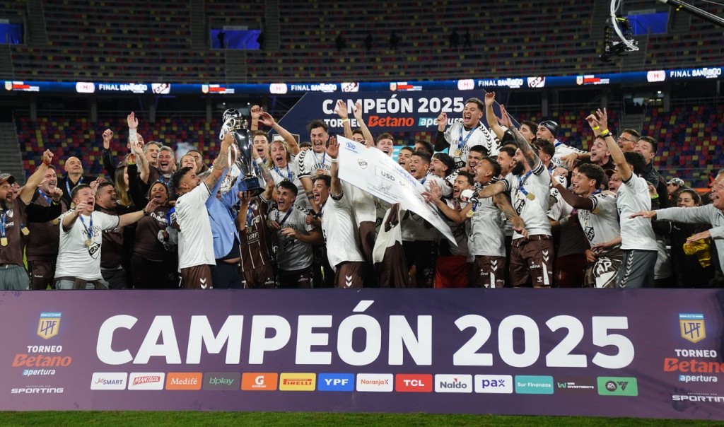 Platense salió campeón por primera vez en su historia y las redes se tiñeron de marrón