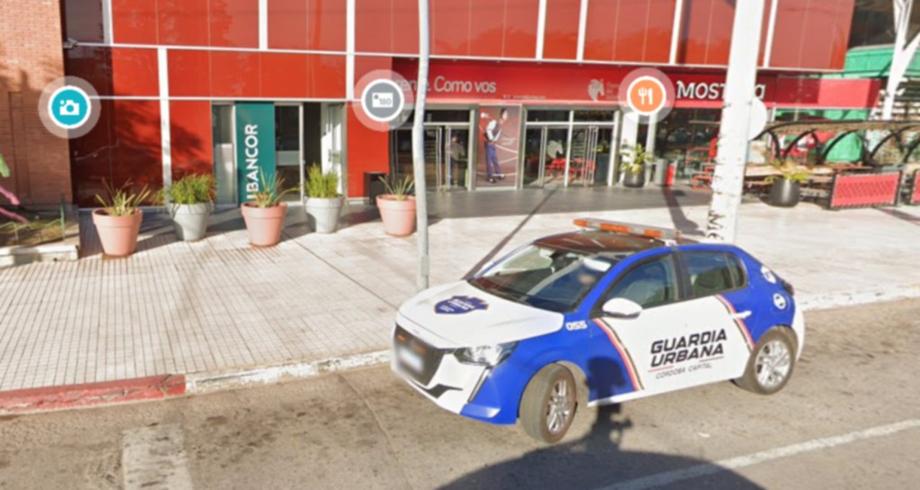 Tres niños robaron una tarjeta, quisieron comprar en un shopping de Córdoba y fueron atrapados por la Policía 