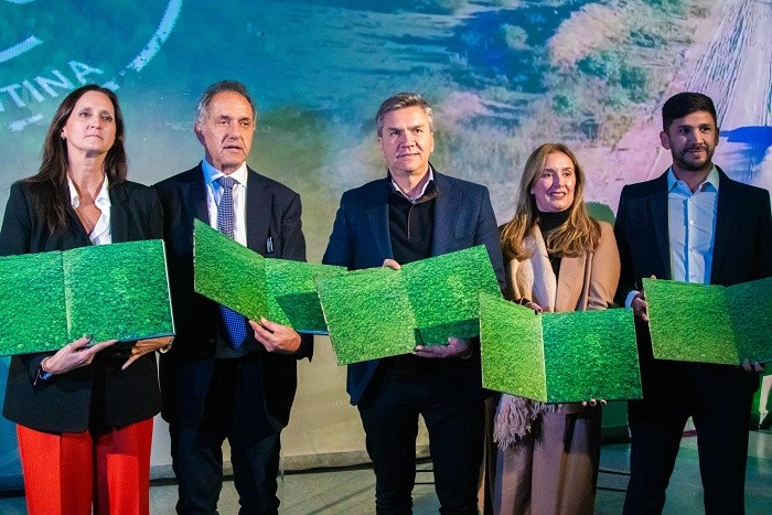 BUENOS AIRES: EL GOBERNADOR ZDERO PRESENTÓ EL LIBRO“EL IMPENETRABLE” EN LA CASA DEL CHACO
