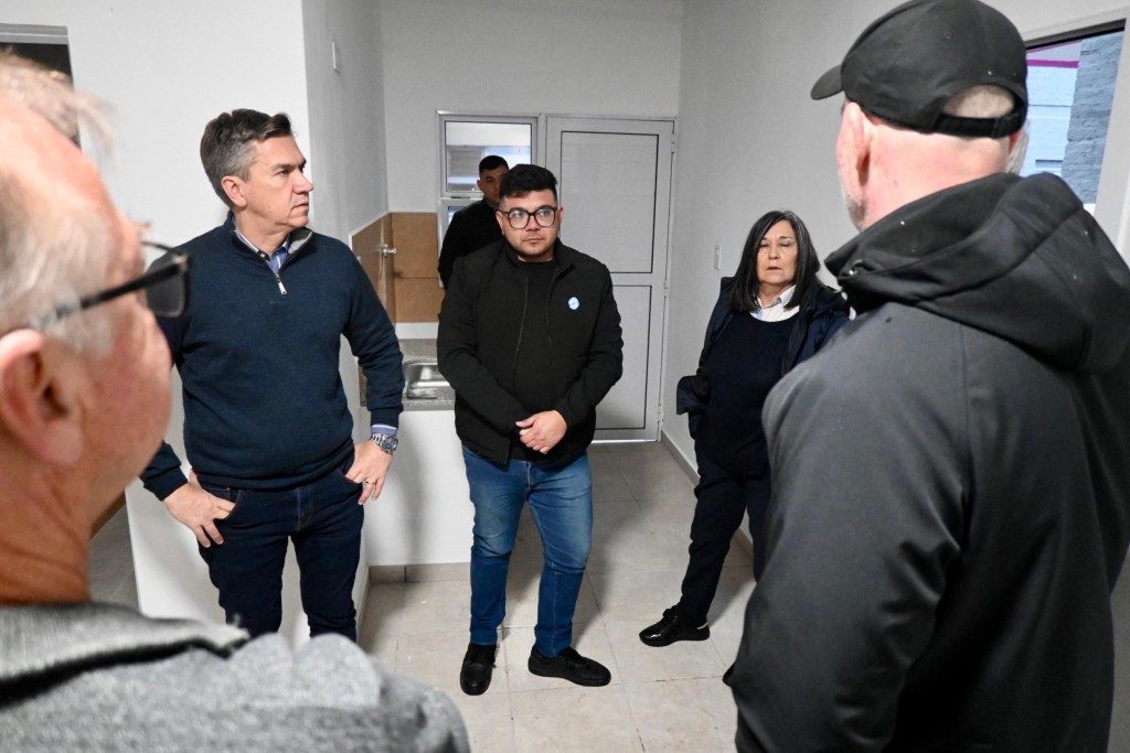 Zdero supervisó el avance de la renovación de la Residencia Estudiantil N°1 en Resistencia