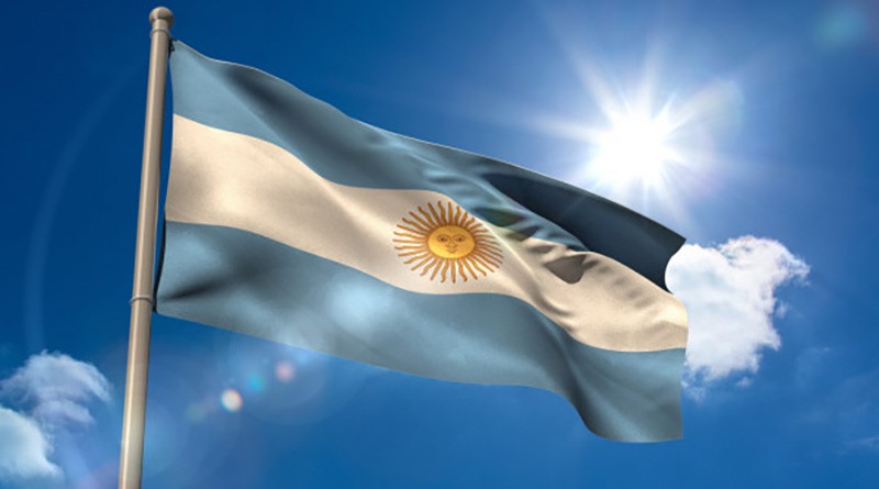 Hoy, 20 de junio, desde Radio Argentina rendimos homenaje a uno de los símbolos más queridos y respetados de nuestra Nación: la Bandera Argentina.
