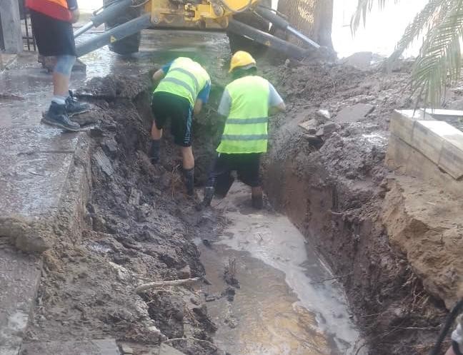TRAS LA ROTURA DE UN CAÑO, SAMEEP REPARÓ LA RED Y RESTABLECIÓ EL AGUA EN BARRIO LA LIGURIA