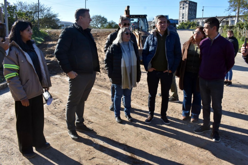 BARRANQUERAS: EL GOBIERNO PROVINCIAL AVANZA CON LA PAVIMENTACI&Oacute;N DE LA AVENIDA LAS PIEDRAS