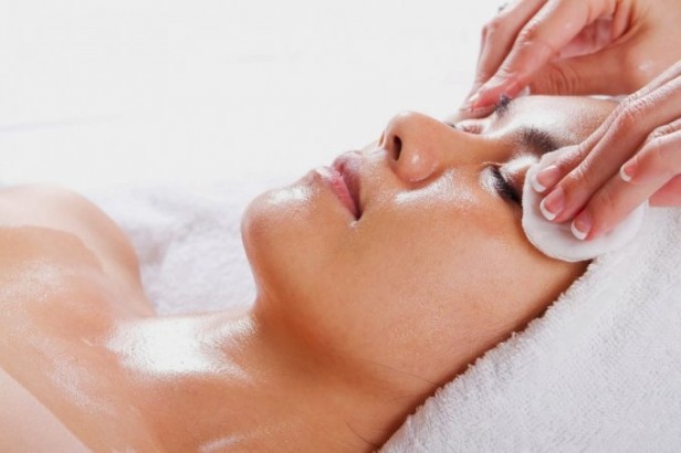 La Anmat prohibió la venta y el uso de 13 productos cosméticos