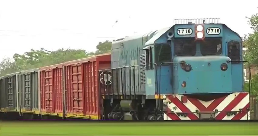 Un hombre fue embestido por un tren de cargas en Sáenz Peña: murió en el acto y no lograron identificarlo