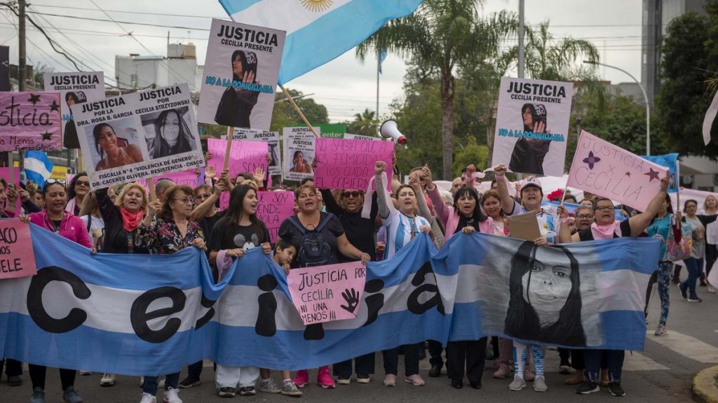 Marcharon en Resistencia para pedir que el matrimonio Sena no reciba prisión domiciliaria