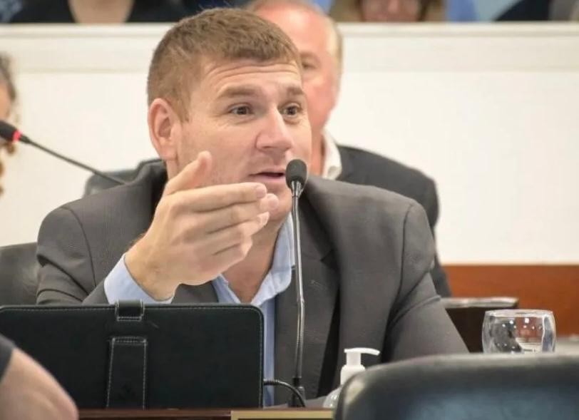 LAZZARINI CRITICÓ A LA OPOSICIÓN POR AUSENTARSE DE LA SESIÓN QUE ELLOS MISMOS HABÍAN PEDIDO