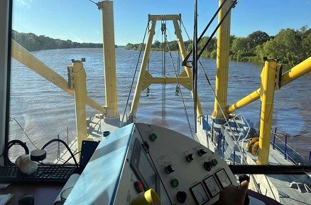 YPF y el Gobierno del Chaco avanzan en el dragado del Riacho Barranqueras para garantizar abastecimiento de combustible