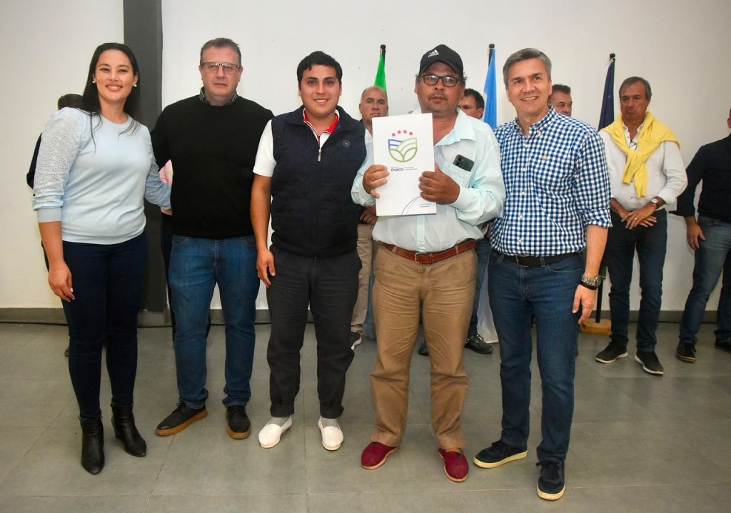 LAS BRE&Ntilde;AS: TRAS D&Eacute;CADAS DE ESPERA, FAMILIAS RURALES RECIBIERON EL T&Iacute;TULO DE LA TIERRA QUE TRABAJARON TODA SU VIDA