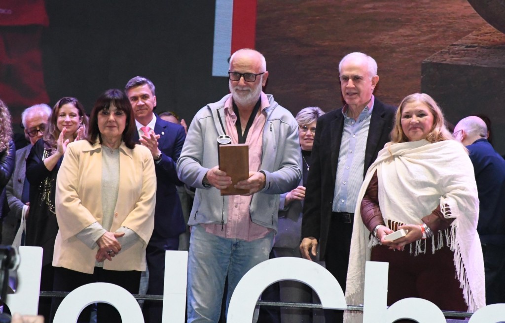 BIENAL DEL CHACO: &laquo;NOS QUEDA LA VARA MUY ALTA&raquo;, DIJO ROY  NIKISCH