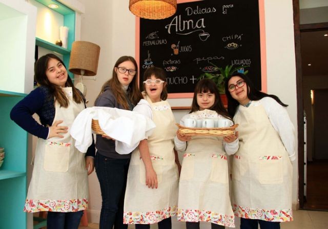 Peligra la continuidad de proyecto gastronómico de jóvenes con discapacidad