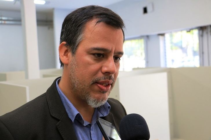 Rey destacó la capacidad de la Provincia de pagar sueldos con fondos propios