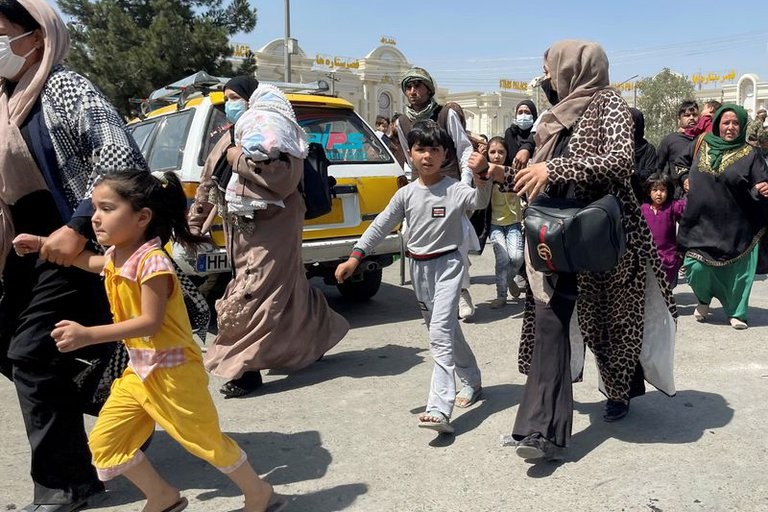 Sólo uno de los cuatro argentinos residentes en Kabul pudo abandonar Afganistán