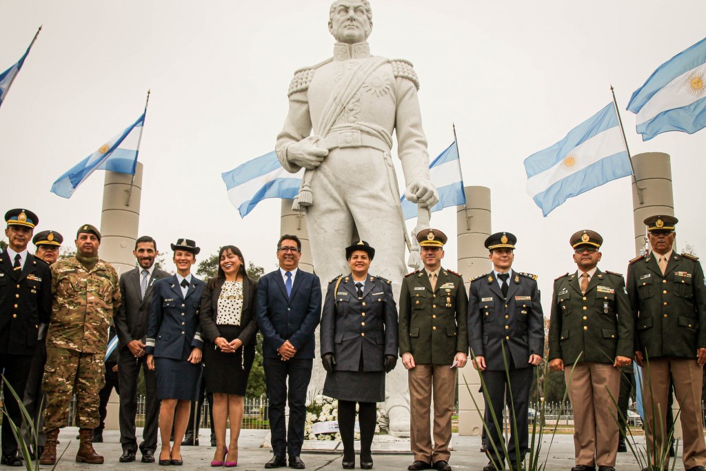 Gustavo destacó la restauración de histórico monumento ubicado en el Aeropuerto y exaltó los valores del General San Martín
