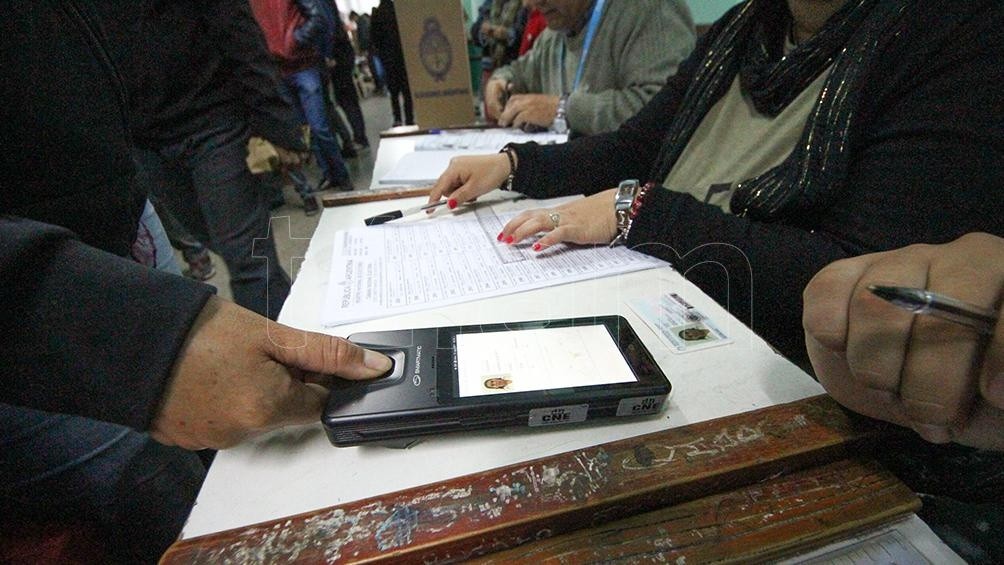Se realizará una nueva prueba piloto de votación por huellas dactilares en las PASO