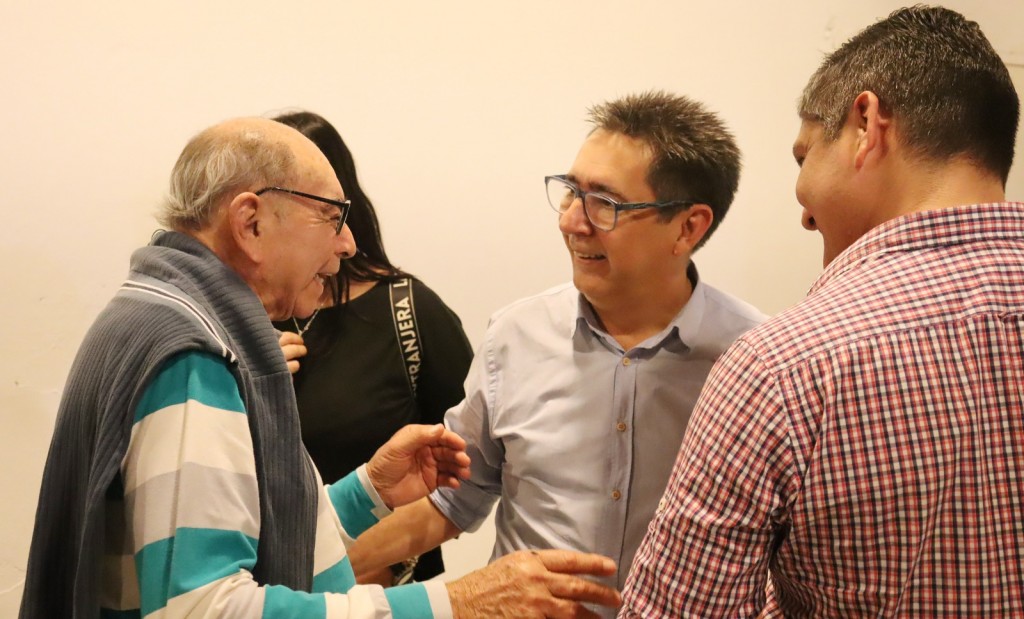 Gustavo mantuvo un encuentro con vecinos y vecinas de los circuitos 18 y 5A consolidando la idea de estar cerca para atender las demandas de los barrios