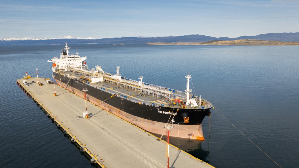 Tierra del Fuego protest&oacute; ante el Gobierno por el amarre de un petrolero brit&aacute;nico en Ushuaia