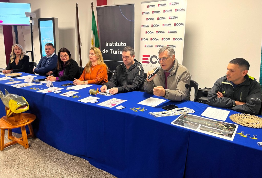 PRESENTARON A LOS FISCALES DE LA 22&ordf; FIESTA NACIONAL DE PESCA DEL DORADO EN LA ISLA DEL CERRITO