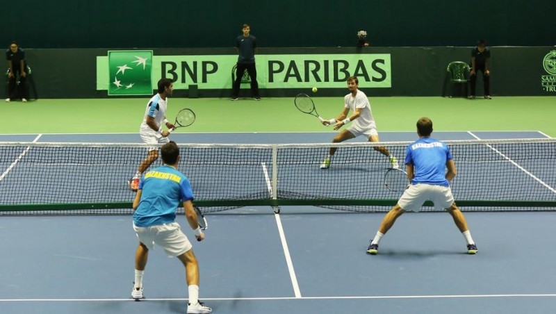 Copa Davis: Argentina cayó ante Kazajistán en el dobles y quedó cerca del descenso