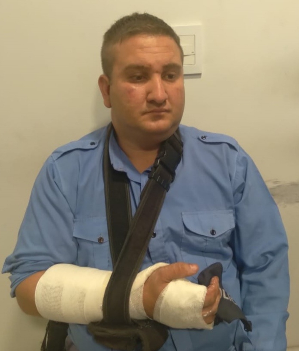 Dos policías resultaron heridos al evitar la fuga de un detenido en Resistencia