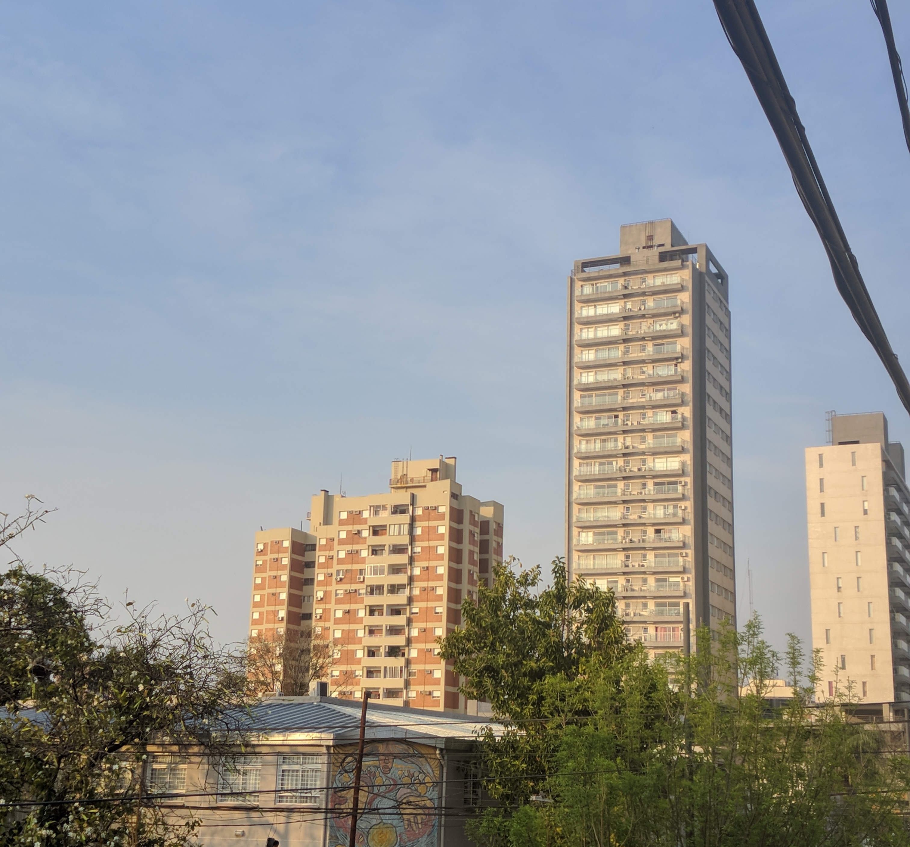 Inicio de fin de semana nublado y con una máxima de 39 grados