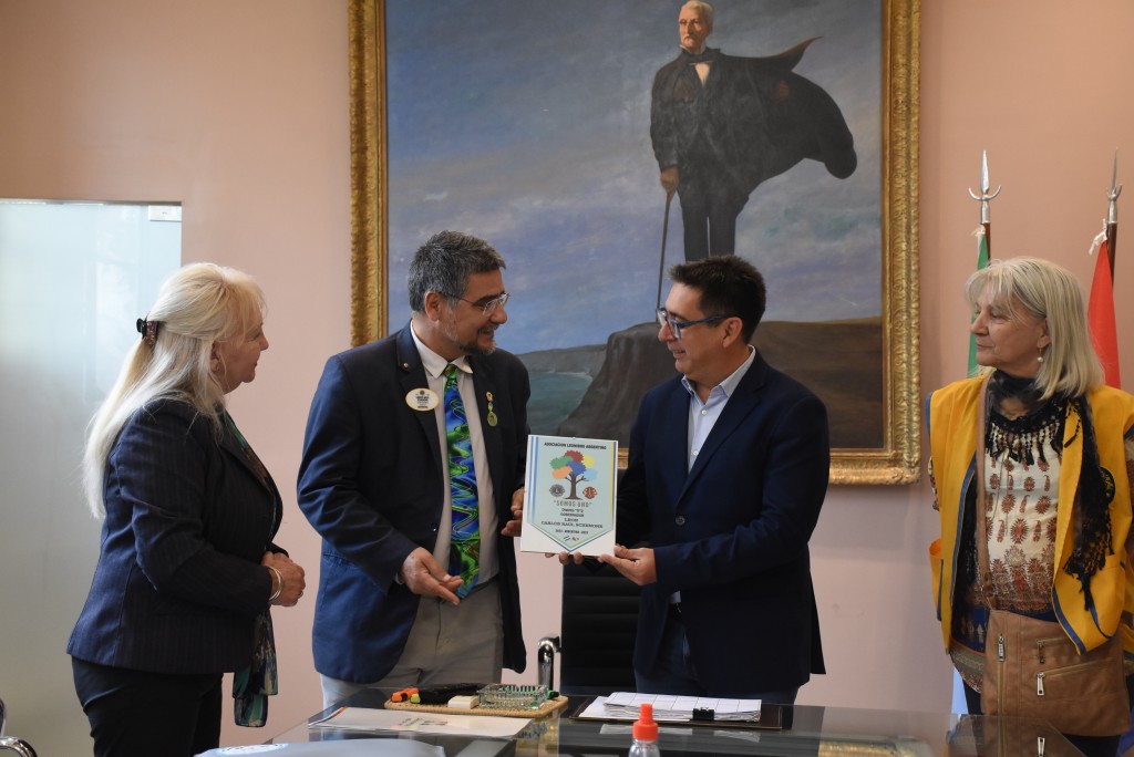 Gustavo recibió a referentes regionales del Club de Leones y ratificó el apoyo a instituciones para fortalecer valores y principios
