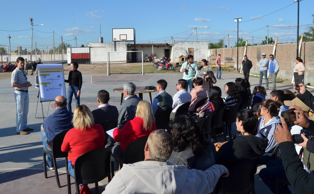 Resistencia realizó una audiencia pública en la zona sur para presentar el proyecto de pavimentación de las avenidas Edison y Arribálzaga
