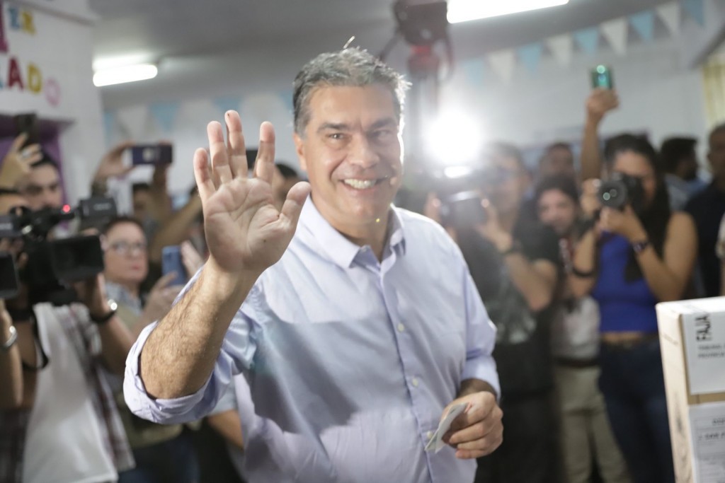 Capitanich emitió su voto: “Hoy va a ser un día de alegría, de esperanza, en el que el  pueblo chaqueño se va a expedir con su voto”