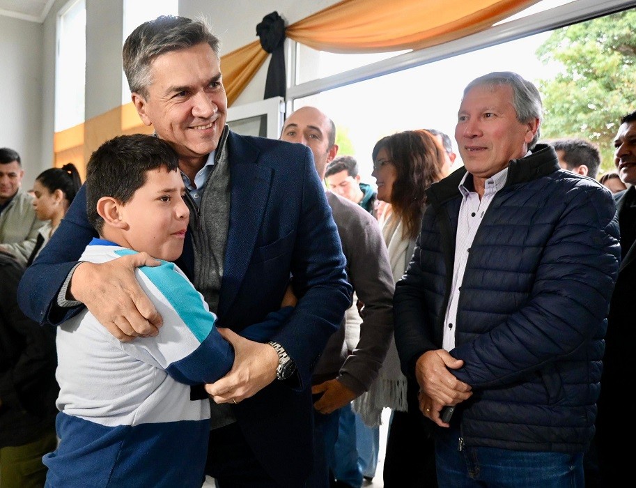EL GOBERNADOR ZDERO ACOMPAÑÓ EL 87º ANIVERSARIO DE CIERVO PETISO 