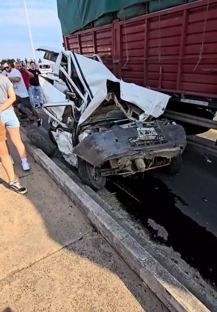 Grave accidente en el puente Chaco-Corrientes: al menos 14 vehículos involucrados y tres heridos de gravedad